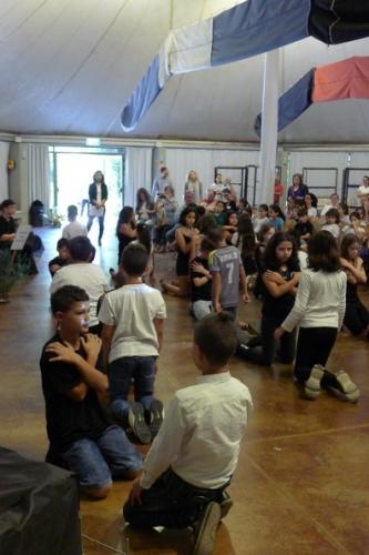 Celebrazione in ricordo dell'Olocausto con i bambini della scuola primaria